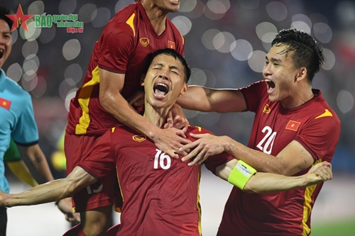 Clip bàn thắng của Hùng Dũng mang về 3 điểm quý giá cho U23 Việt Nam trước U23 Myanmar